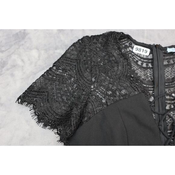 She + Sky Dress Womens Medium Black Knee Length Short Sleeve V-Neck Lace Accent - Picture 10 of 16